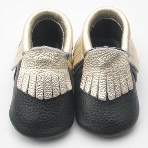 🦌 3/$20 Black and Gold Baby Moccasins NWOT